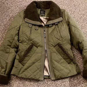 Creenstone beautiful Jacket